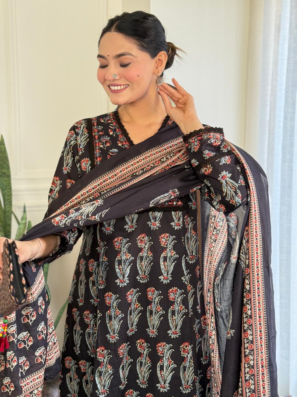 Gunjan A-Line Boota Cotton Set- Black