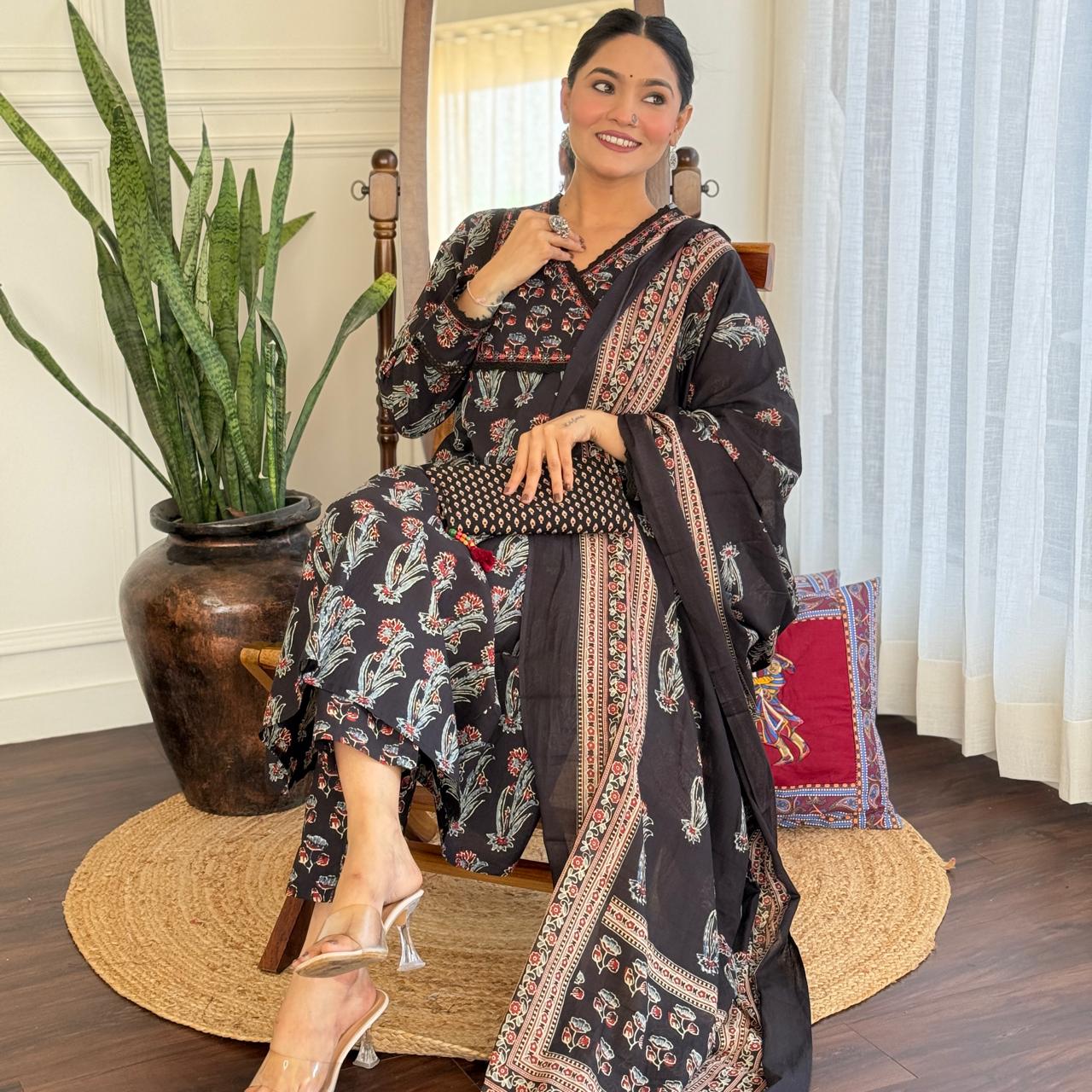 Gunjan A-Line Boota Cotton Set- Black